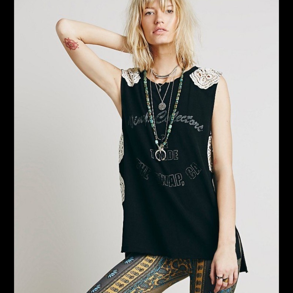 We The Free Washed Out Black Ivory Lace Sleeveless Bulls Eye Graphic Top small